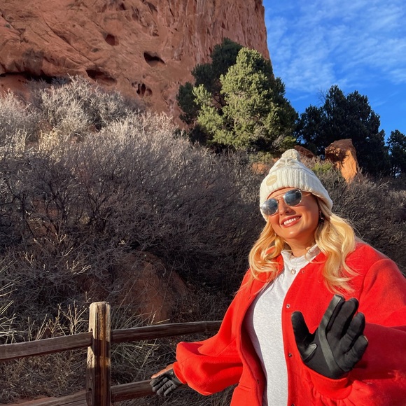 Meet your Posher, Ashley - Picture 1 of 3